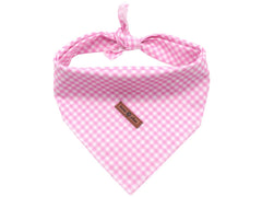 Bandana para perro Lionet Paws rosa con cuadros, ideal para look diario.