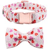 Collar Lionet Paws con lazo para San Valentín, vista frontal elegante.