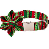 Lionet Paws collar navideño para perro con flor, cómodo para paseos festivos.