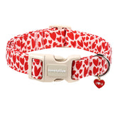 Lionet Paws collar perro con corazón rojo y colgante, ideal para salidas diarias.