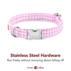 Lazo rosa a cuadros de Lionet Paws, diseño desmontable para looks versátiles.