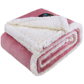 Luciphia manta tres-capas: confort y protección para mascotas durante el juego.