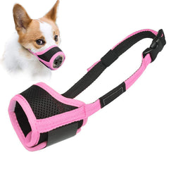 Mordaza LuckyPaw anti mordida con malla suave rosa para mayor comodidad.