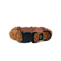 Lucy & Co. Collar Teddy Canela con cierre metálico seguro para mascotas pequeñas.