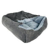 Cama Mama Halo para perros con cueva capucha, refugio acogedor para dormir.
