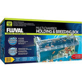 Marina Fluval caja multi-cámara cría grande junto al acuario