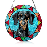 Marwey teckel, ornamento de vidrio teñido para ventana que ilumina con colores cálidos.