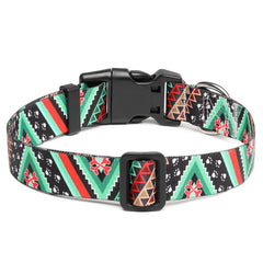 Collar Mercano de nylon suave, ligero y fácil de limpiar para perros activos.