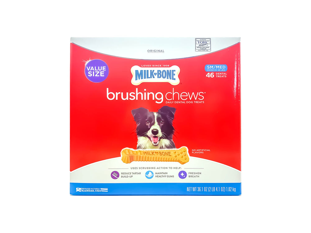 Milk-Bone Brushing Chews, empaque visible, apoya la limpieza diaria de dientes.
