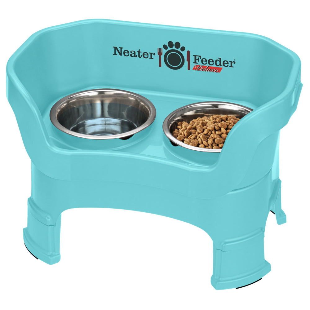 Neater Feeder Deluxe: soporte alto para tazones, ideal para perros medianos y comederos ordenados.