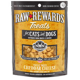 Northwest Naturals Raw Rewards cheddar: piezas pequeñas para perros y gatos, fáciles de masticar