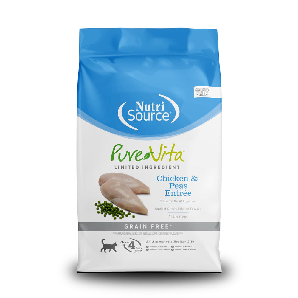 NutriSource Pure Vita sin cereales para gato con pollo y guisantes, presentación atractiva.