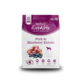 NutriSource Pure Vita sin granos con puerco y arándano, bolsa de cuatro libras para dieta proteica.