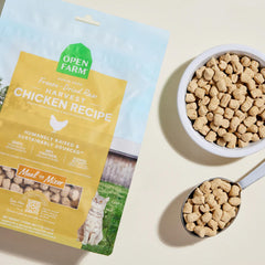 Open Farm Receta Pollo Cosecha Nutrición Equilibrada para gatos, fuente de proteína.