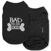 Camiseta Parisian Pet bordado Bad To Bone, estilo distintivo para paseos diarios.