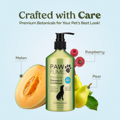 PAWFUME champú para perros, espuma cremosa visible en la ducha.