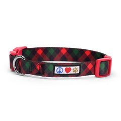 Collar Pawtitas Navidad con diseño plaid, ideal para lucir festivo y seguro.