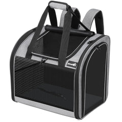 Mochila para gatos Pecute con interior ampliado para mayor libertad de movimiento.