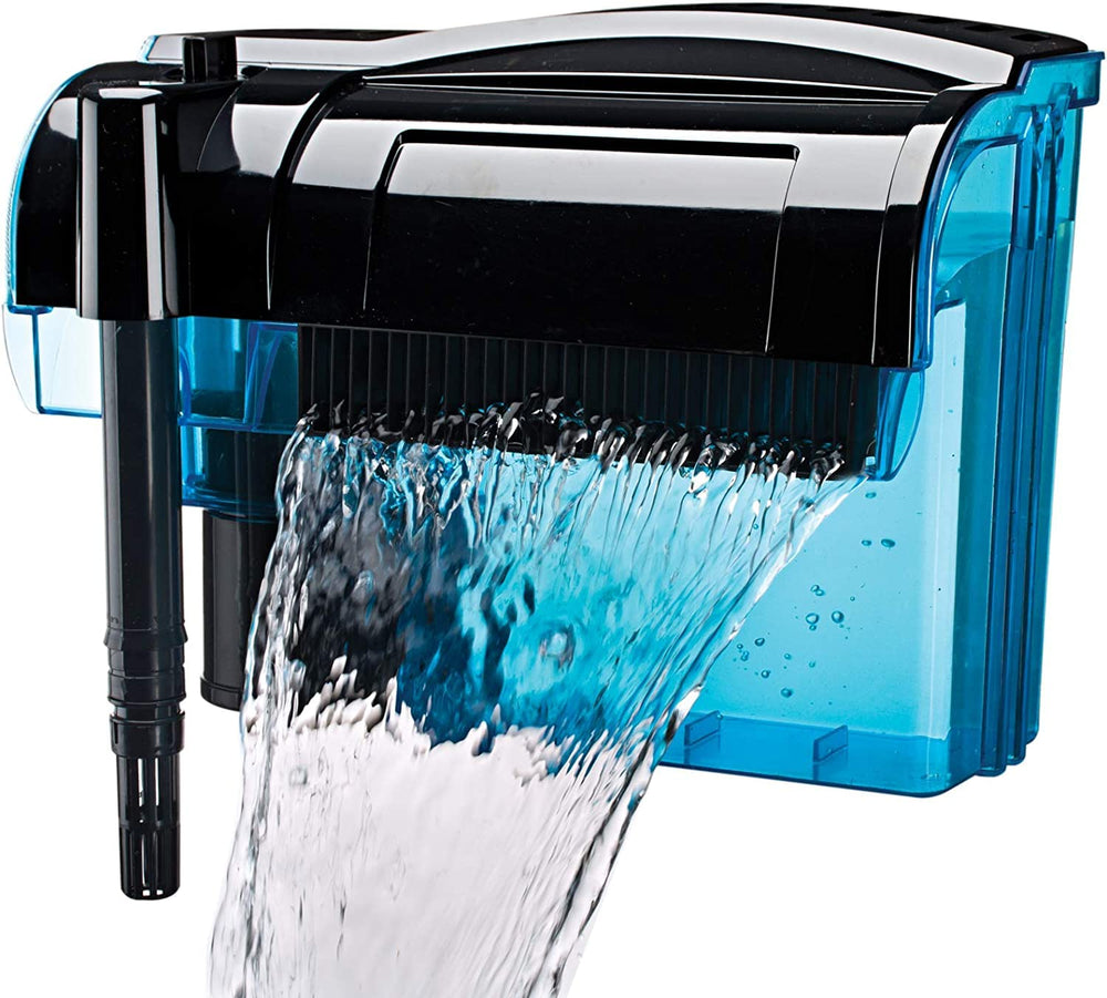 Filtro Cascade 300 de Penn-Plax filtración suspendido en acción para agua más clara en acuario.
