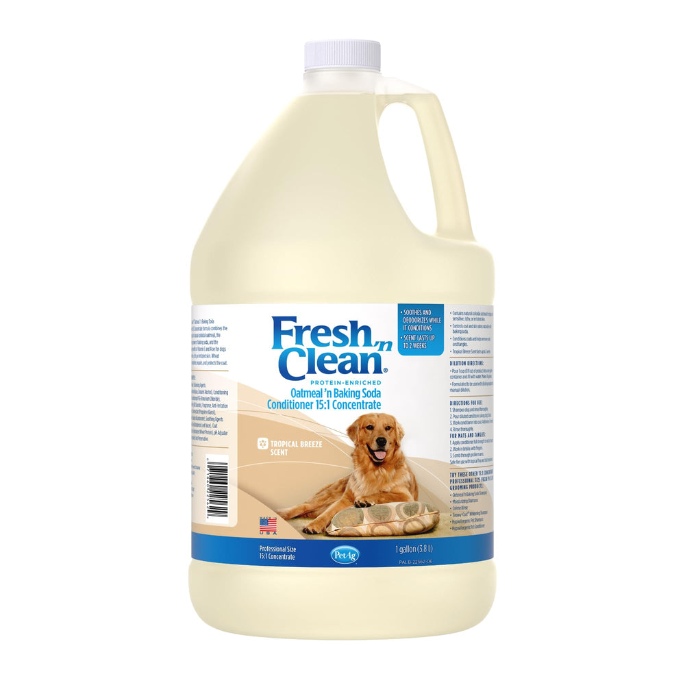 PetAg Acondicionador avena y bicarbonato, vertido en la botella, suaviza el pelaje.