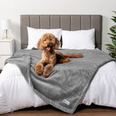 PetAmi manta impermeable para perro sobre el sofá protege el mueble ante derrames.