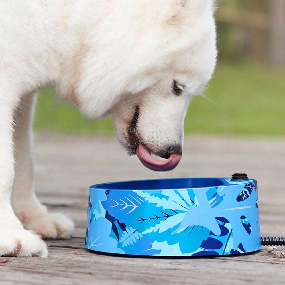 Petfactors bebedero caliente exterior para mascotas con agua tibia en clima frío.