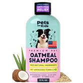 Envase del champú Pets Are Kids Too para perros con ingredientes de avena y bicarbonato, cuidado suave