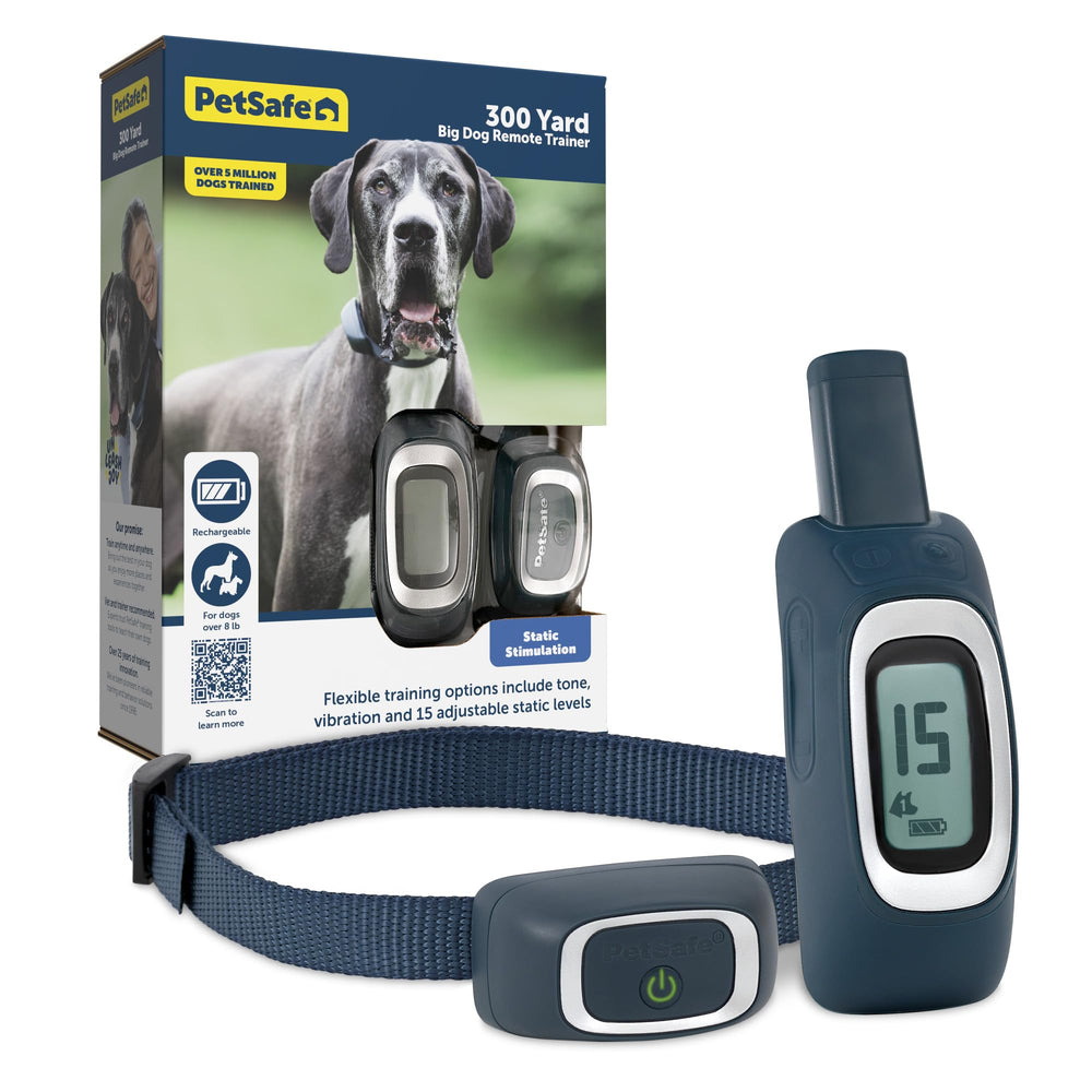 PetSafe entrenador remoto 300-yardas en mano para entrenamiento al aire libre.