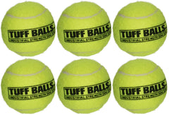 Pelota PetSport Tuff Ball gigante en acción para perros activos.