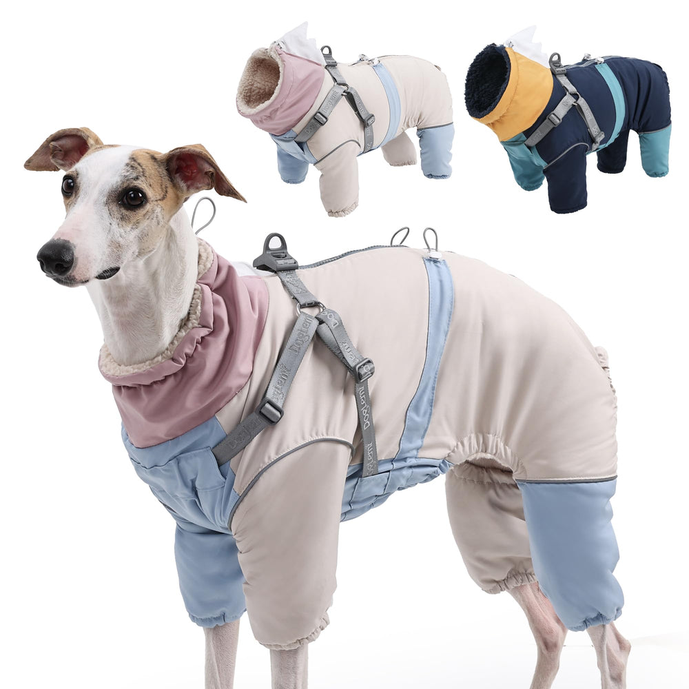 PlentiVive chubasquero para perro con arnés integrado, ideal para paseos seguros.