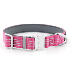 Collar reflectivo PLUTUS PET con hebilla de aleación aeronáutica para paseos nocturnos seguros.