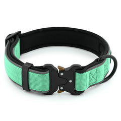 Collar táctico de neopreno acolchado de Plutus Pet, comodidad durante caminatas largas.