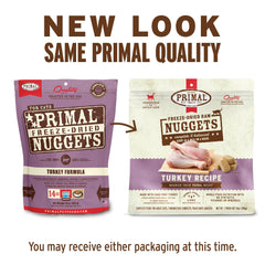 Primal Pet Foods bocaditos-pavo-liofilizados en plato, lista para servir.