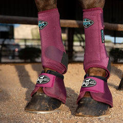 Detalle del diseño ligero y transpirable de las botas 2XCool para caballos.