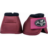 Professional's Choice Ballistic Overreach Bell Boots, vista frontal, protegen al caballo durante el entrenamiento.