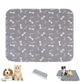 Puppypad con feromonas y capa impermeable protege del derrame en el hogar.