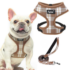 Arnés PUPTECK de malla suave con diseño a cuadros para paseos cómodos.