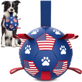Pelota QDAN para perro con correas, ideal para juego al aire libre.