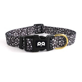 Collar QQPETS ajustable con diseño floral rosa para destacar a tu mascota.