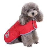Chaqueta Queenmore para perro frío reversible, perfecta para paseos diarios en clima frío.