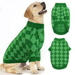 Queenmore XL: suéter para perro verde aguacate, frente, cálido y cómodo para paseos.