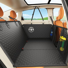 QUIBBLICK Funda de asiento trasero con base dura, para mayor comodidad.