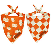 Bandana Realeaf para perro con calabaza naranja y cuadros, ideal para el otoño.