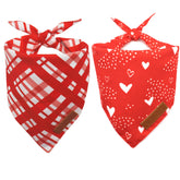 Bandana Realeaf para perro, enfoque doble cara con corazones para San Valentín.