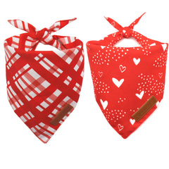 Bandana Realeaf para perro, enfoque doble cara con corazones para San Valentín.