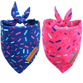 Bandana azul de Realeaf para perro, ideal para fiestas y sesiones de fotos.