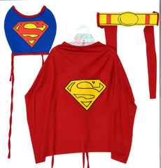 Cinturón que remata el conjunto del disfraz Rubies Superman para mayor realce.