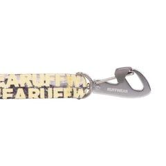 Ruffwear Front Range, gancho Crux de cierre, conexión segura en cada paseo.