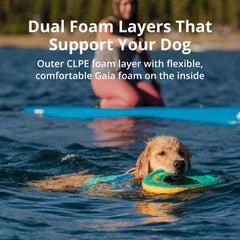 Ruffwear Float Coat ofrece cierre de cuello ajustable para un ajuste cómodo.