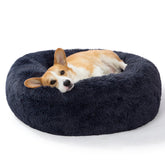 SAVFOX Cama para perro calmo, vista frontal del diseño donut que favorece la relajación.